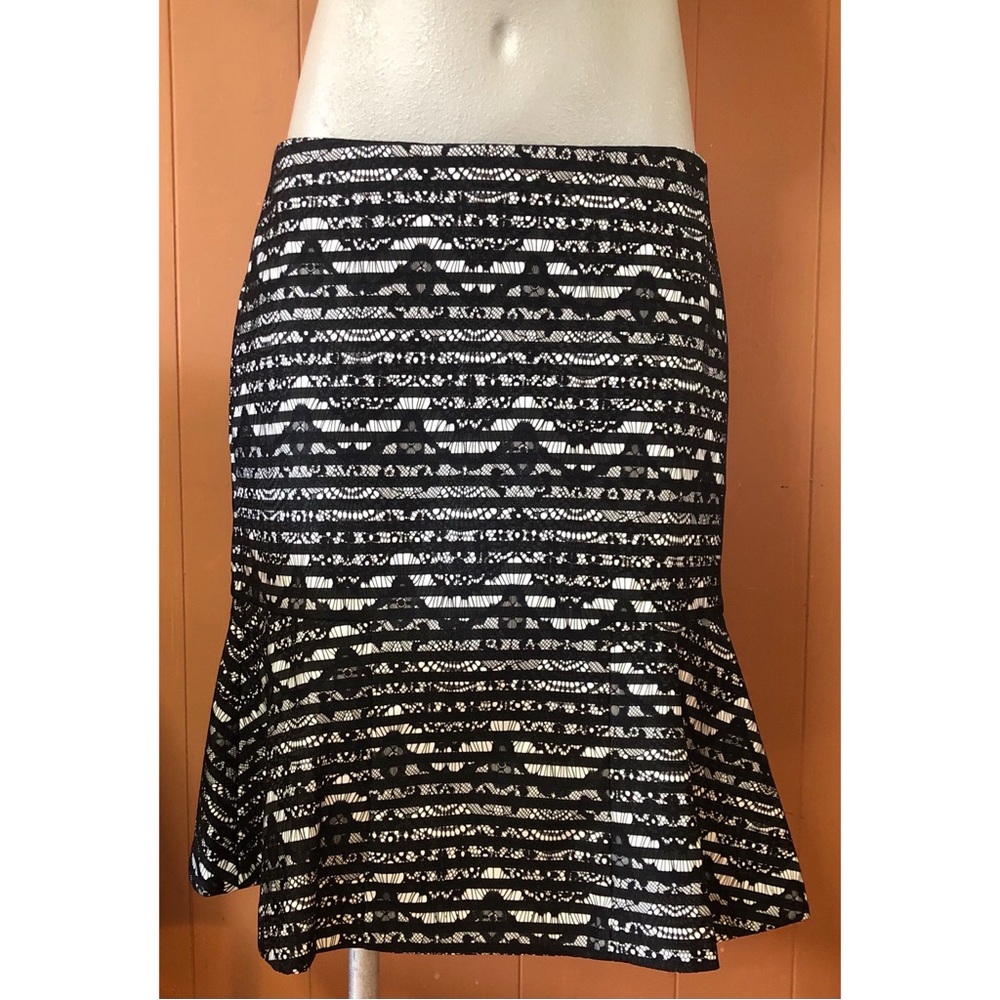 Ann Taylor Lace & Stripes Black & White Trumpet Skirt 6